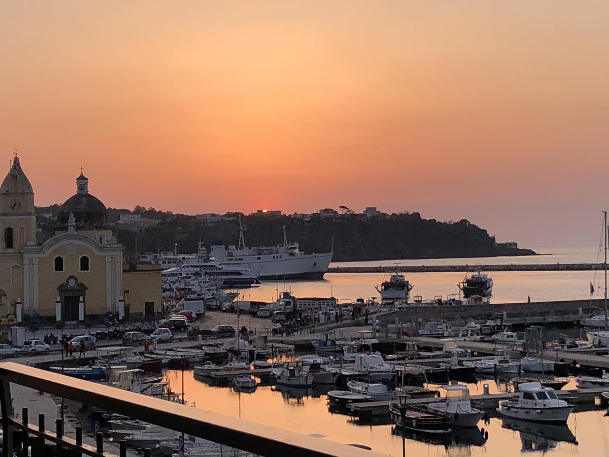 L'Isola Del Postino Rooms Procida Bagian luar foto